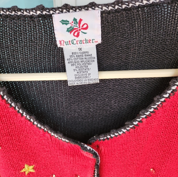 Women's Christmas cardigan sweater, size 1x button up - Picture 2 of 3